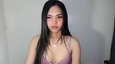 laire online show from May 21, 6:42 am