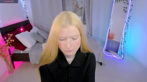 Laly online show from March 11, 11:27 am