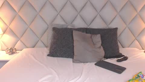 Snapshot of lalycastro chatting on December 16, 8:05 pm Laly Castro online show from December 16, 8:05 pm