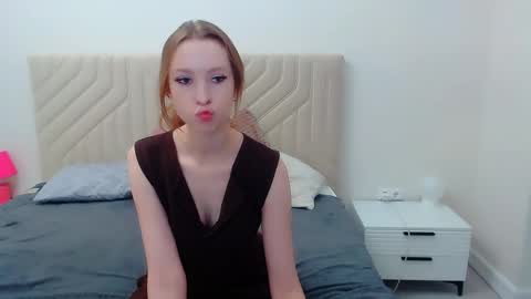 Snapshot of lana__ray chatting on May 24, 9:25 am lana__ray online show from May 24, 9:25 am