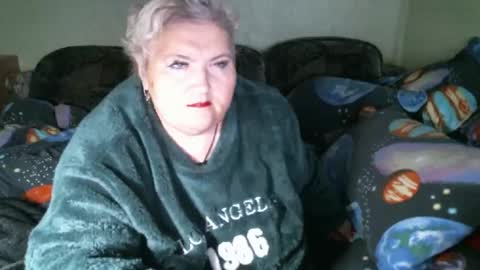 lanacat555 online show from February 5, 6:45 pm