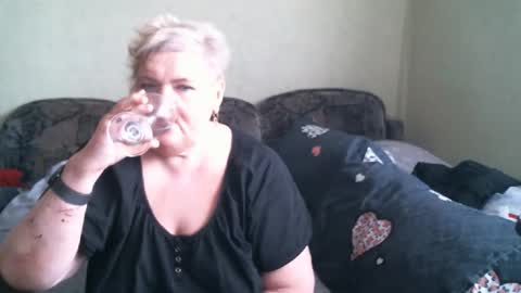 lanacat555 online show from March 24, 7:46 am