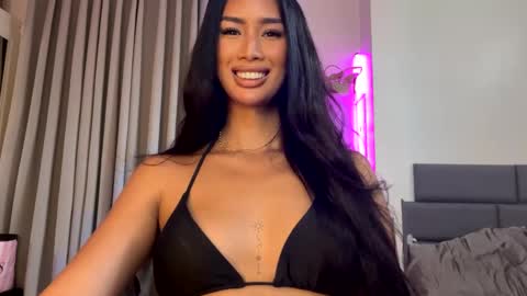 Snapshot of lanadel_hilton chatting on March 12, 4:41 am Lana online show from March 12, 4:41 am