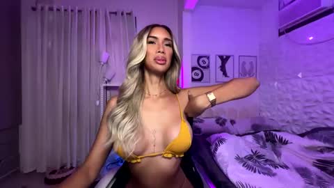 Lana online show from May 4, 10:39 pm