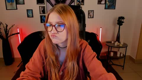 lana online show from May 24, 10:31 am