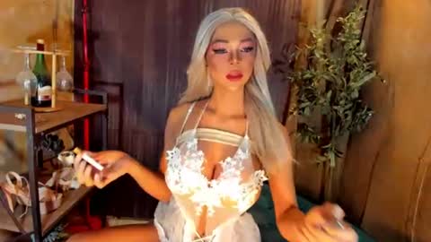 lanajarae online show from July 18, 11:58 am