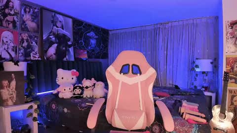 L A N A  online show from January 23, 2:55 am