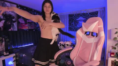 L A N A  online show from February 8, 11:55 am