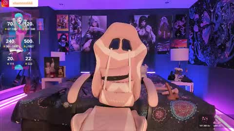 L A N A  online show from October 28, 1:47 pm