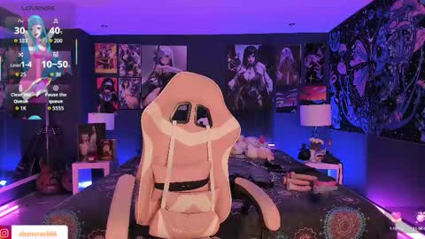 L A N A  online show from November 5, 12:49 pm