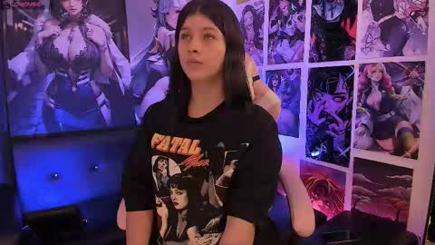 L A N A  online show from December 18, 2:12 pm