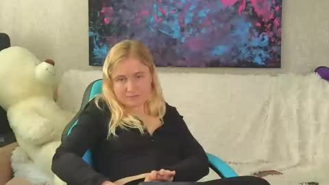 LanaviSmith online show from November 4, 6:56 am