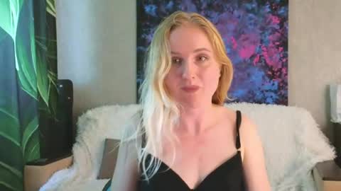 Snapshot of lanavismith chatting on July 20, 11:45 am LanaviSmith online show from July 20, 11:45 am