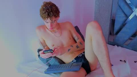 Snapshot of lancelot_grey chatting on May 22, 11:10 pm lancelot_grey online show from May 22, 11:10 pm