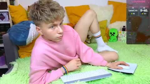 Snapshot of landel_boy chatting on March 21, 5:16 pm Lanny online show from March 21, 5:16 pm