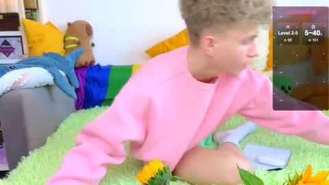 Snapshot of landel_boy chatting on March 23, 8:29 am Lanny online show from March 23, 8:29 am