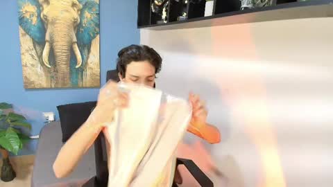 Snapshot of langelo_el chatting on May 23, 12:42 pm langelo_el online show from May 23, 12:42 pm