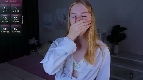 Snapshot of laniehohenberger chatting on July 12, 12:34 am Hello everyone Im Gena online show from July 12, 12:34 am