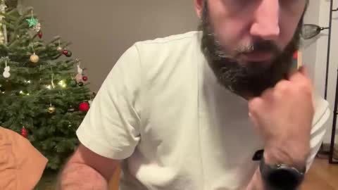 Lanimal online show from December 18, 11:33 pm