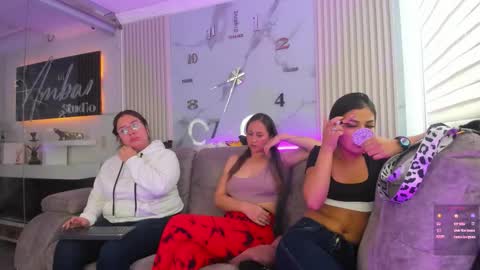 lanna_as online show from February 20, 1:33 pm