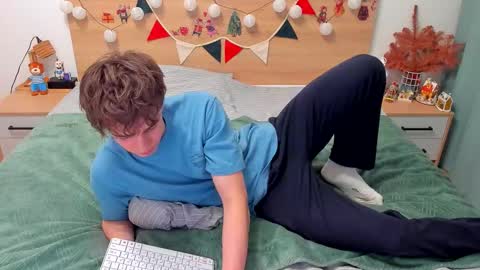 Fandi online show from December 15, 3:38 pm