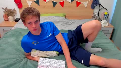 Snapshot of lanny_fandi chatting on July 27, 4:25 pm Fandi online show from July 27, 4:25 pm