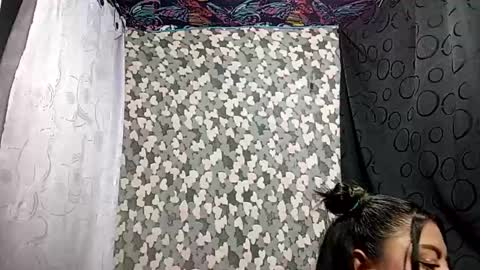 Snapshot of lapeligrosa_ chatting on May 3, 12:49 am lapeligrosa_ online show from May 3, 12:49 am