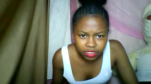 Snapshot of lara_belle chatting on May 3, 2:23 pm lara_belle online show from May 3, 2:23 pm