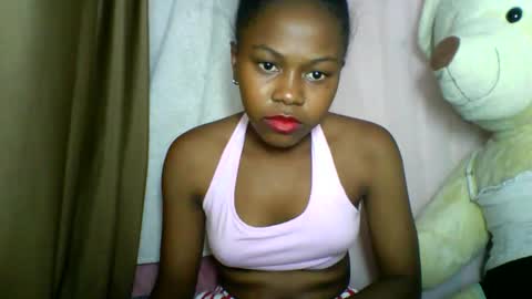 Snapshot of lara_belle chatting on May 5, 5:37 am lara_belle online show from May 5, 5:37 am