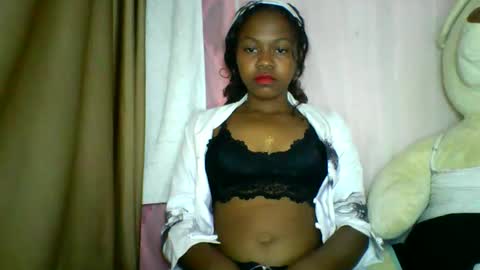 Snapshot of lara_belle chatting on May 8, 9:42 pm lara_belle online show from May 8, 9:42 pm