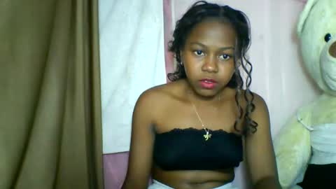 Snapshot of lara_belle chatting on May 11, 2:45 pm lara_belle online show from May 11, 2:45 pm