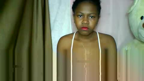 Snapshot of lara_belle chatting on May 12, 7:38 am lara_belle online show from May 12, 7:38 am