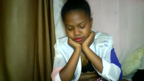 Snapshot of lara_belle chatting on May 15, 11:56 pm lara_belle online show from May 15, 11:56 pm