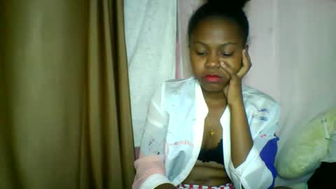 Snapshot of lara_belle chatting on May 16, 12:07 am lara_belle online show from May 16, 12:07 am