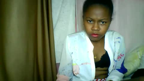 Snapshot of lara_belle chatting on May 16, 12:29 am lara_belle online show from May 16, 12:29 am