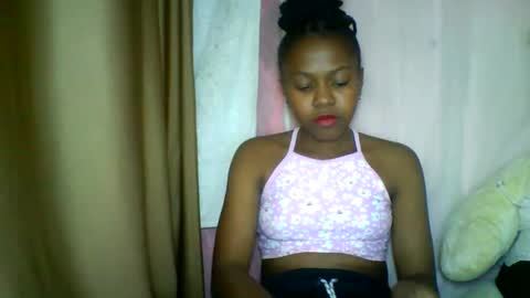 Snapshot of lara_belle chatting on May 19, 2:23 pm lara_belle online show from May 19, 2:23 pm
