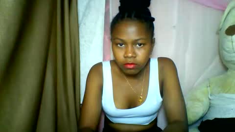 Snapshot of lara_belle chatting on May 20, 2:34 pm lara_belle online show from May 20, 2:34 pm