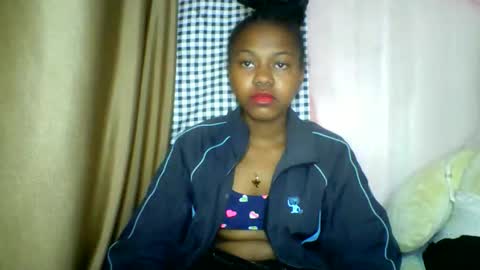 Snapshot of lara_belle chatting on May 24, 7:02 am lara_belle online show from May 24, 7:02 am