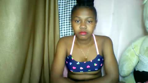 Snapshot of lara_belle chatting on May 24, 7:08 pm lara_belle online show from May 24, 7:08 pm