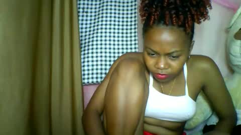 Snapshot of lara_belle chatting on May 25, 7:20 pm lara_belle online show from May 25, 7:20 pm