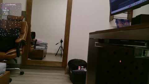 lara_curly online show from May 21, 10:33 am