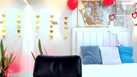      700  200   online show from February 14, 7:43 pm