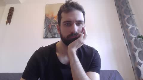 laraaan online show from January 9, 11:02 am