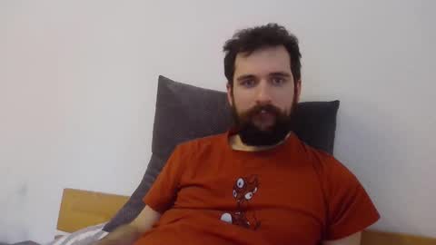 laraaan online show from February 21, 3:57 pm