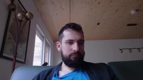 laraaan online show from March 1, 8:05 am