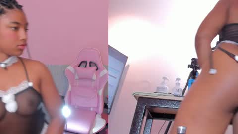 Snapshot of laraebony_ chatting on July 11, 11:02 am laraebony_ online show from July 11, 11:02 am