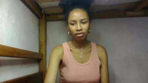 Snapshot of larah98 chatting on February 9, 6:06 am larah98 online show from February 9, 6:06 am