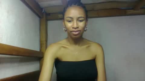 Snapshot of larah98 chatting on February 21, 6:58 am larah98 online show from February 21, 6:58 am