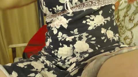 Snapshot of laralhotr chatting on March 1, 10:10 pm laralhotr online show from March 1, 10:10 pm