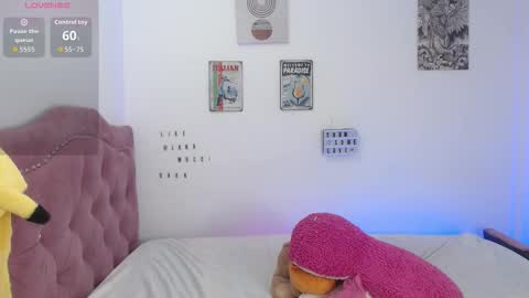 laramucci online show from November 9, 7:45 pm